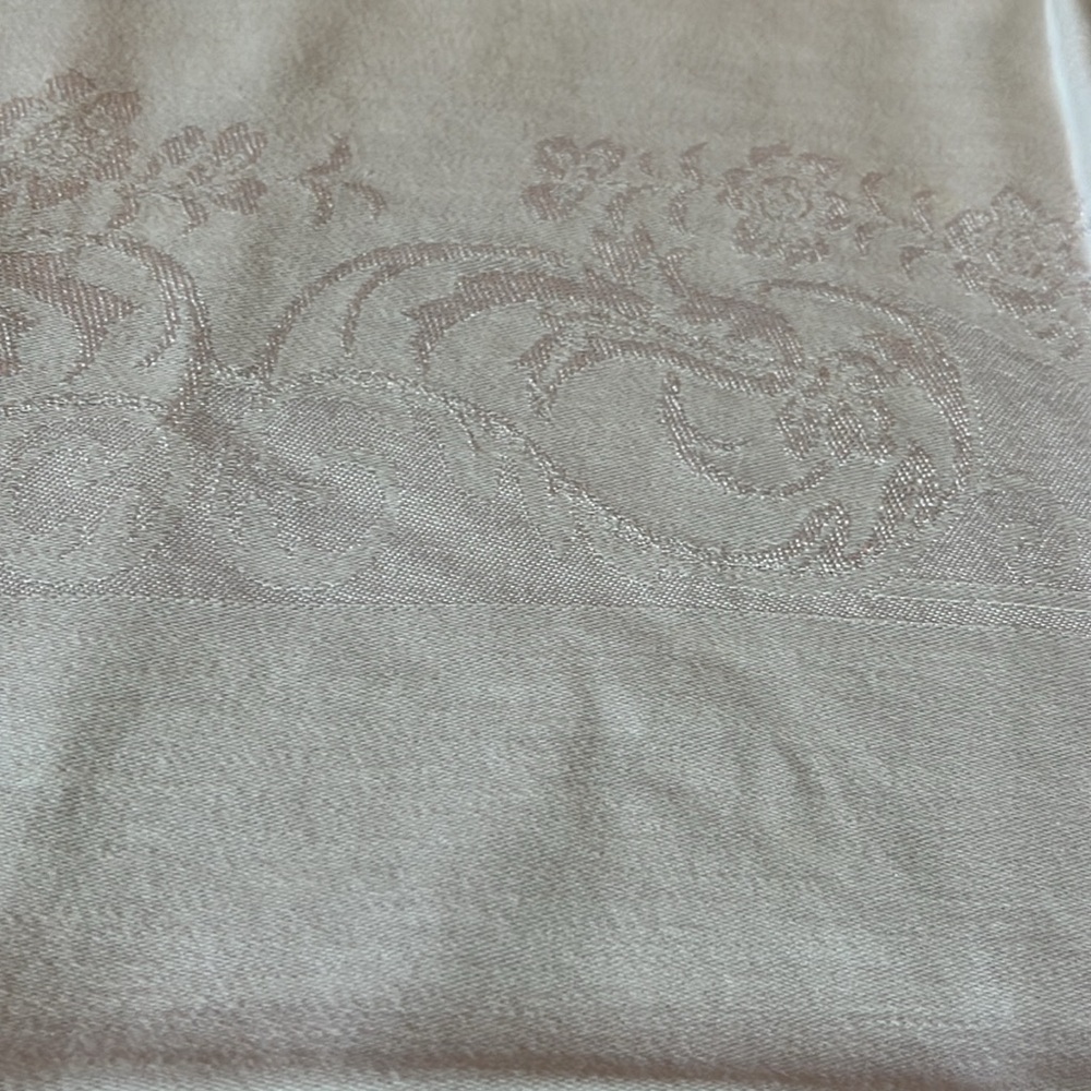 Vintage White Tablecloth - Picture 10 of 12
